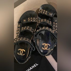 Chanel sandals style G33800
